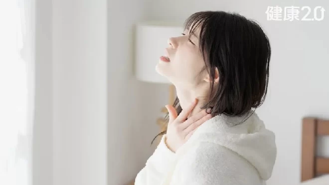 喉嚨像吞玻璃、快篩卻全陰性 醫曝真正元凶恐是它